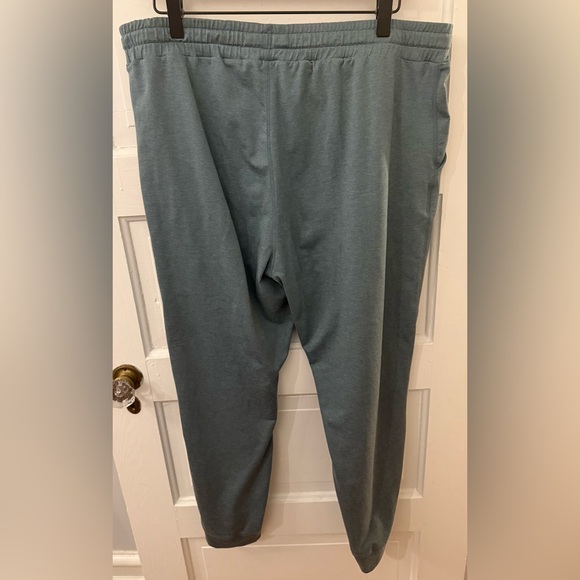 Vuori Performance Jogger Women's DreamKnit XXL - Picture 2 of 5